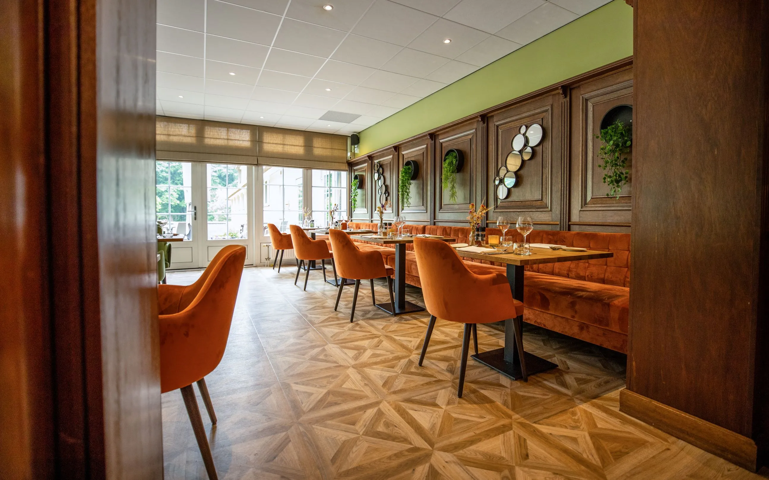 restaurant 2